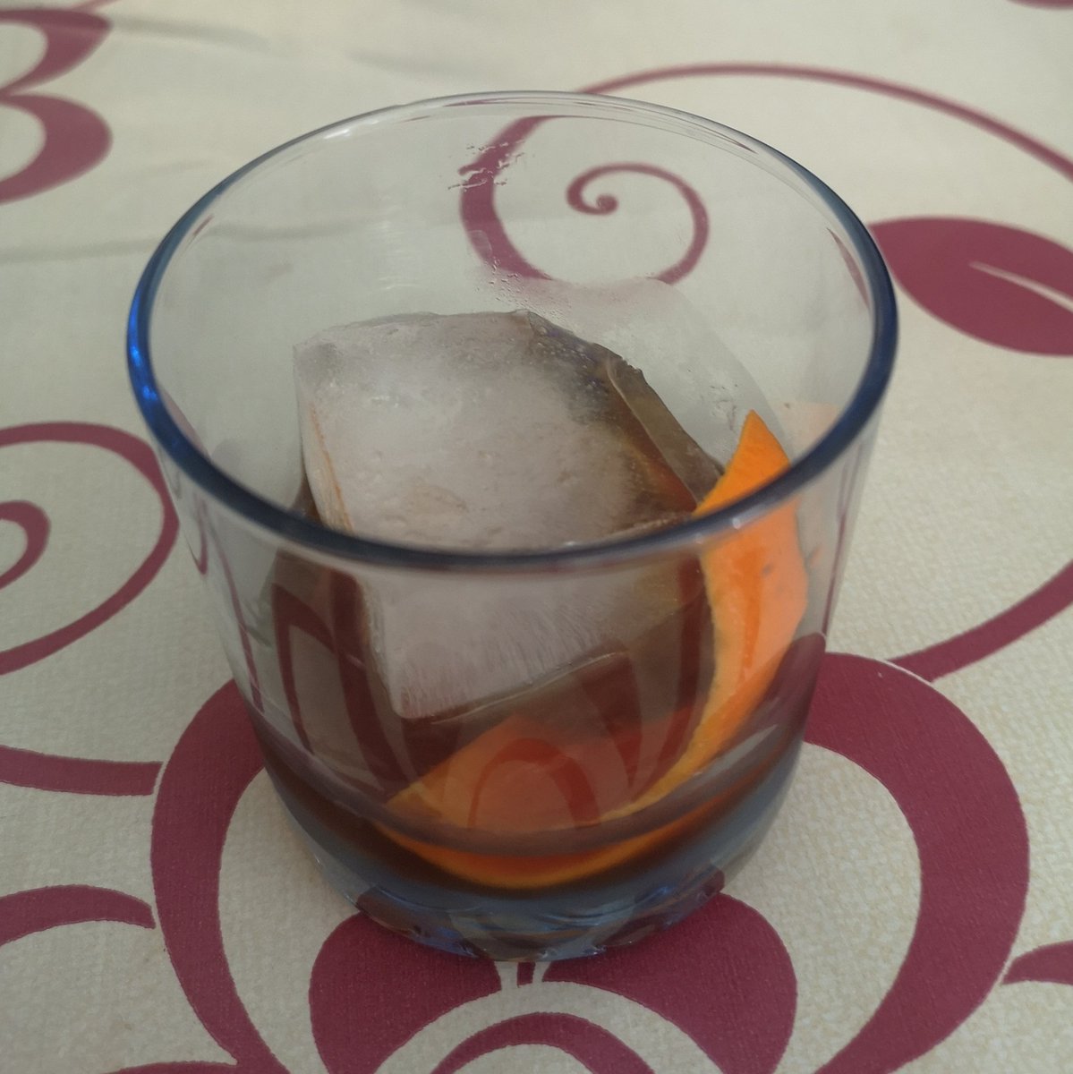 mango_frog's tweet photo. Great fun doing #experimentaltastingclub with @AppletonRumUK @HenriettaHotel today from home. The #tea and #honey #rum #oldfashonied turned out very tasty too! Great #cocktail idea. #StayAtHome #rum #tasting #appletonestate #signature #12yo #21yo https://t.co/7LiO31AmtX