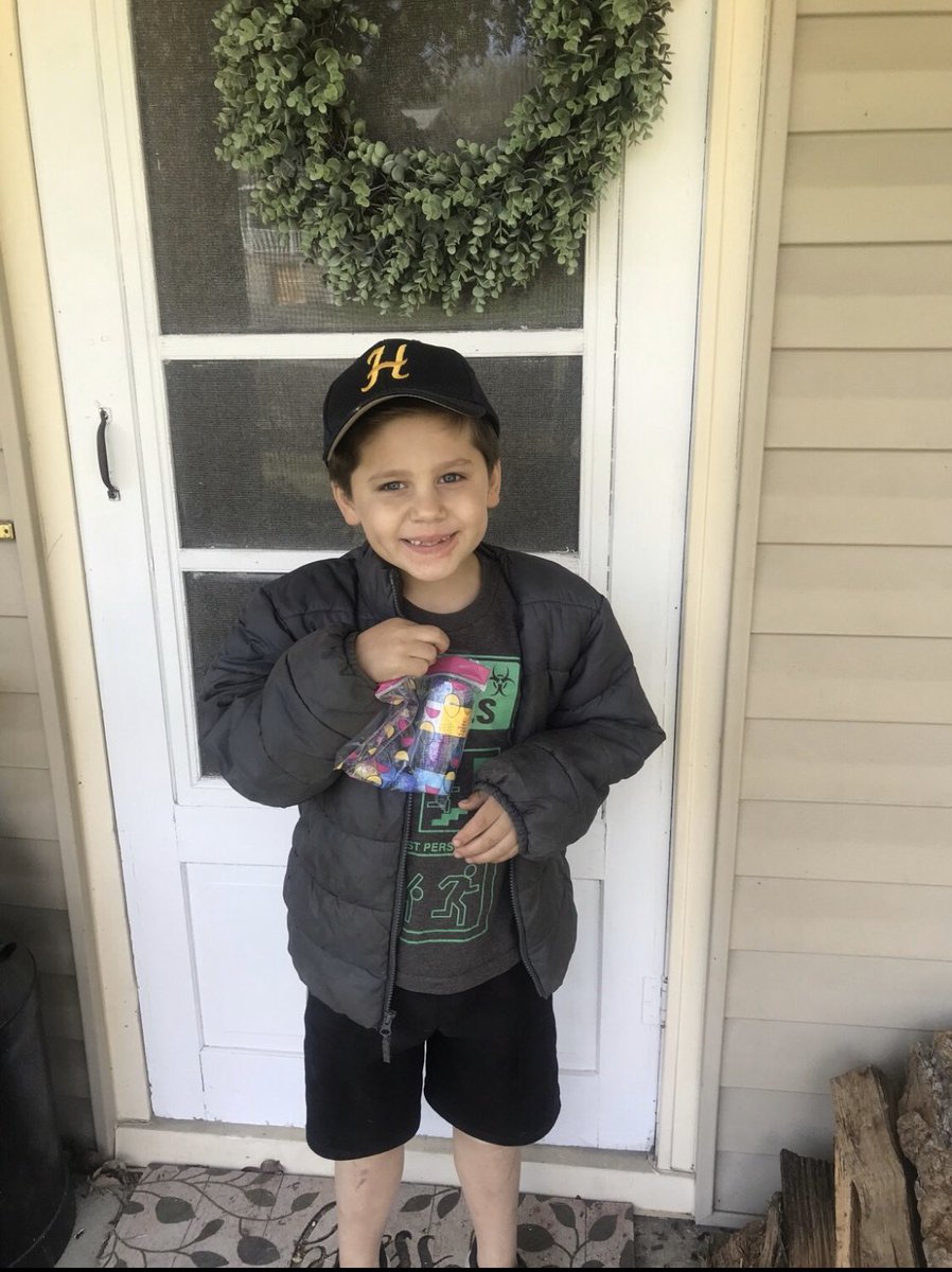 kromarsavannah's tweet image. Spent this beautiful day driving around to deliver Easter goodie bags to my students. It was so nice seeing them smile! #imissyouall #Kindergartenrocks @HTShuskies