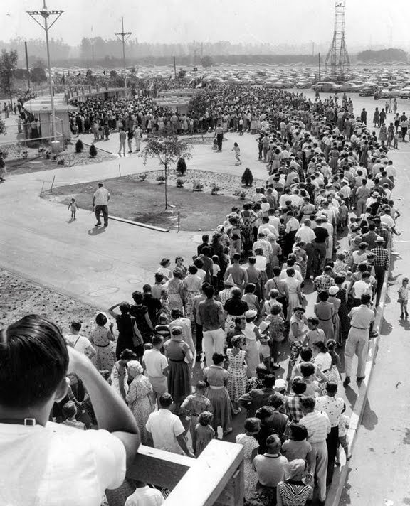 Tickets were counterfeited and crowds flooded the park, with almost two times as many people as expected. Ticket pricing was $1 for adults and 50 cents for kids. There was even a ladder constructed outside of the park to sneak people in for $5. 