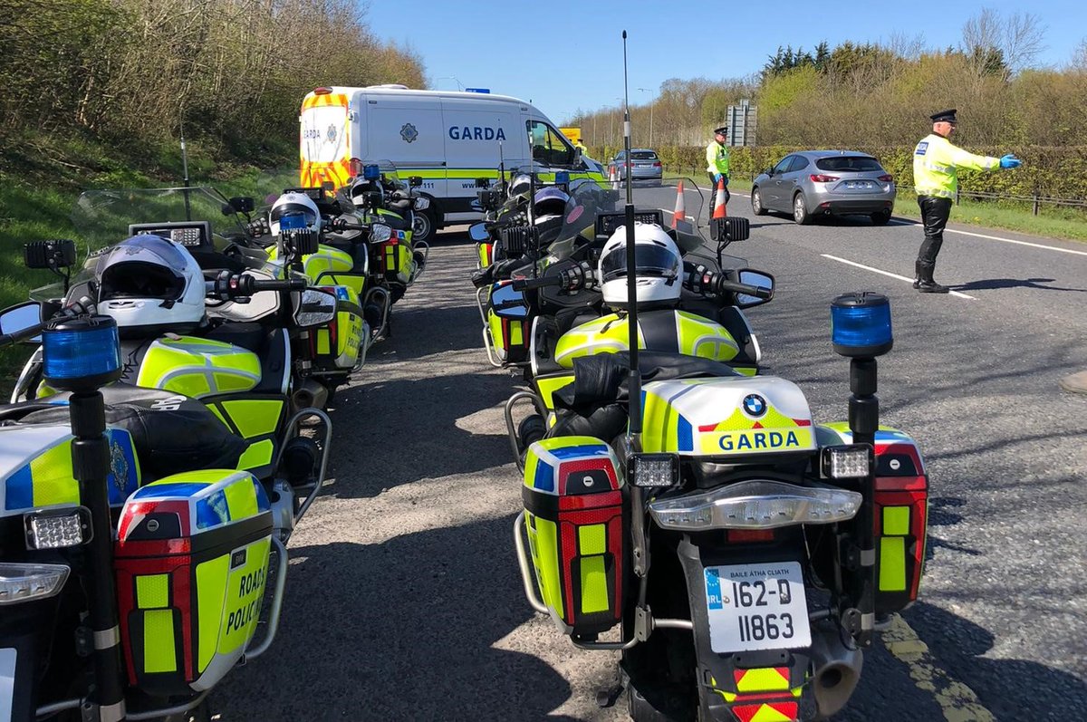 GardaTraffic's tweet photo. Dublin Castle Roads Policing stopped a car at a Covid-19 checkpoint on the M4. The driver was arrested after testing positive for drug driving. After being released later that day, the suspect showed up again with a friend who also tested positive for drug driving and arrested! https://t.co/oDWMp2E3K7