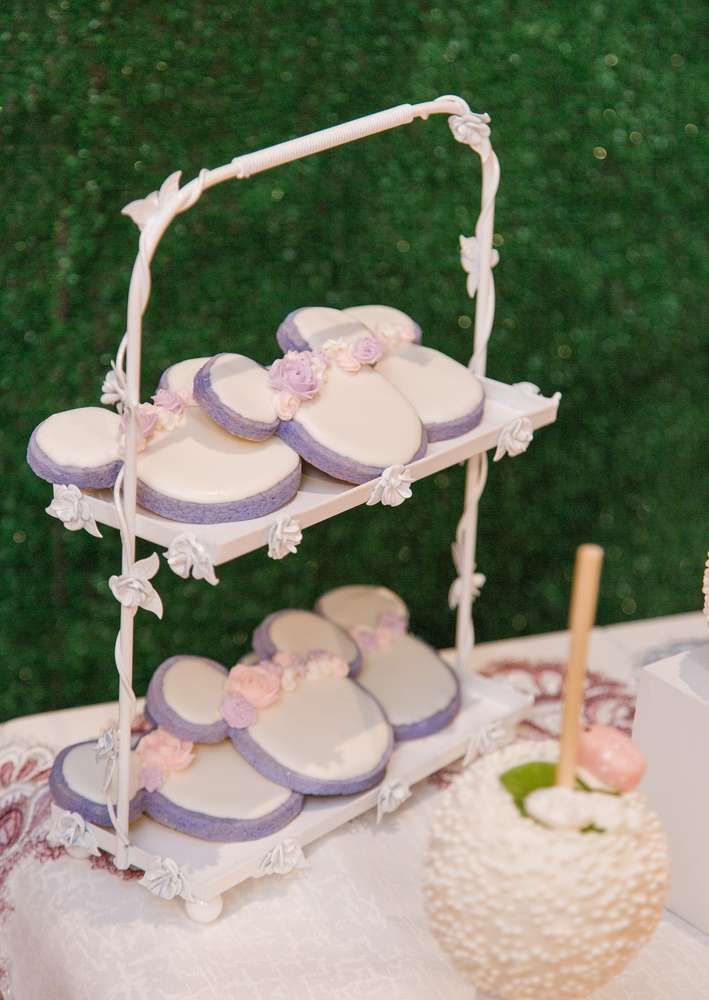 catchmyparty's tweet photo. Don't miss this adorable Minnie Mouse Baby Shower! The cookies are wonderful! https://t.co/Tv5p4GLhQF #catchmyparty #partyideas #minniemouse #girlbabyshower #rusticbabyshower https://t.co/2GAXi1pd6r