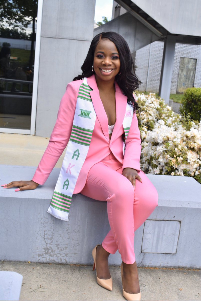 notdaniii's tweet photo. Oh..I was gonna be extra for graduation anyway cause that’s just how I am ✨💕 Corona wasn’t stopping this Master’s degree!! https://t.co/9yc9qK7Ln8