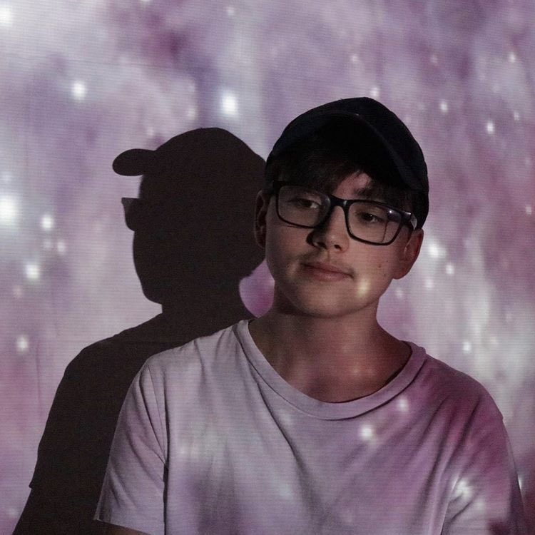 overthemoon_twt's tweet photo. Introducing our 10th member!

☾
⋆ stage name: Chrigee 크리기
⋆ birthday: 27.10.2001
⋆ nationality: Swiss
⋆ line: maknae line

#OTM #overthemoon #달이상 #switzerland #bern #swiss #kpop #dancegroup #covergroup #kpopdancecover #kpopdancepractice #dancecover #member #profile https://t.co/YsMTSaykDE