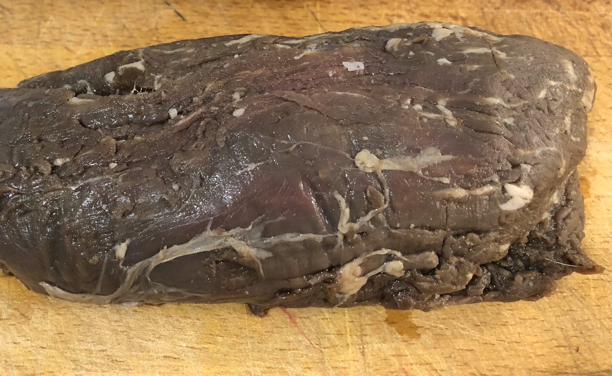 tonipons13's tweet photo. Chateaubriand de Rubia gallega.
@crestaig.
#capritxod’or #rubiagallega #llangonissa #sobrassada #embotitsartesans #senselactosa #sensegluten
#RubiaGallegaPremium #Frisona #TerneraGallega #Picanha #DryAged #Carnmadurarda #BeefPremium #vinsdequalitat #Sensefiltres #Sapobla https://t.co/kUFDyp1kH1