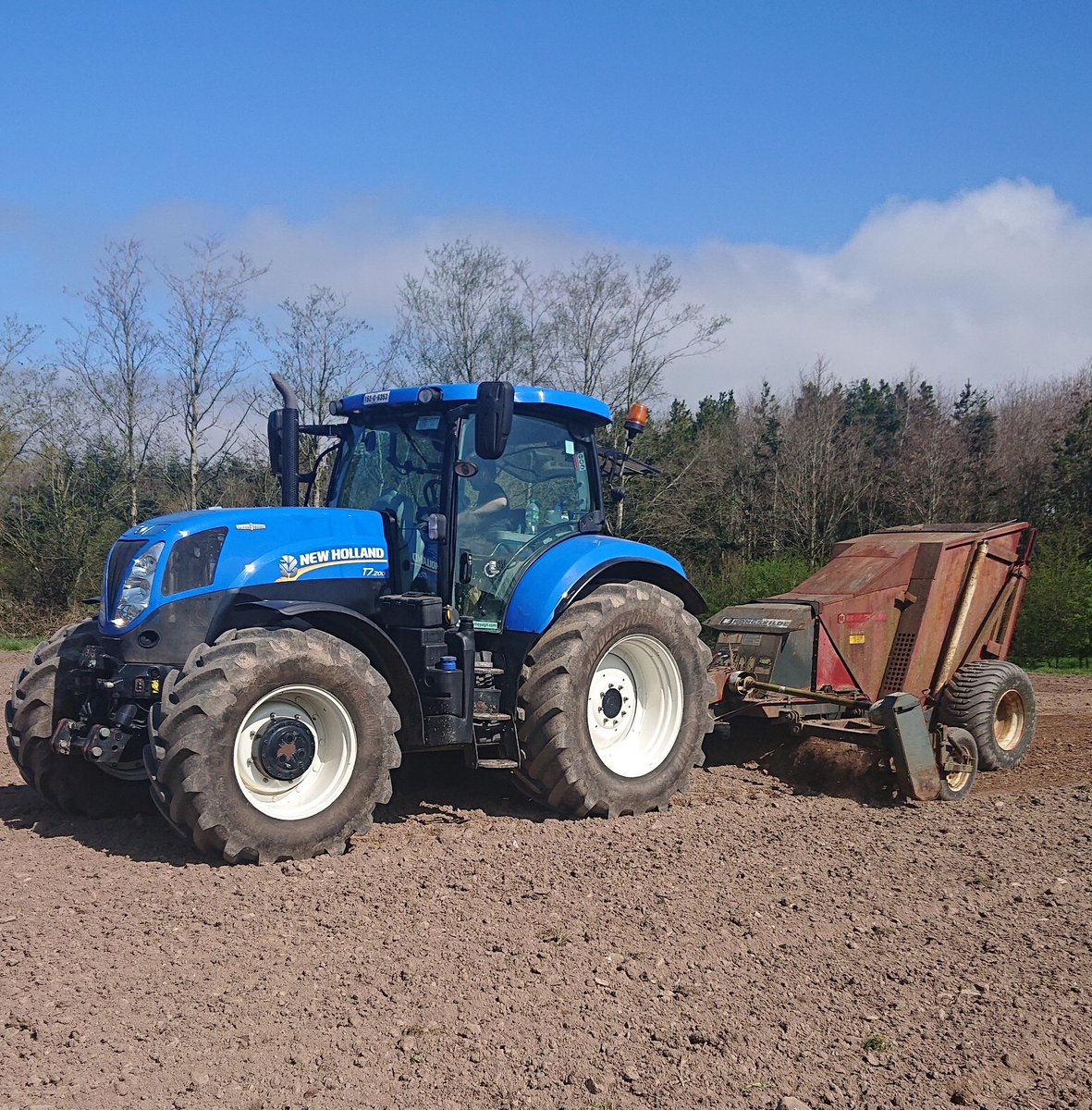 NoonanAgri's tweet photo. #Stonepicking #powerharrow #agitating #EasterWeekend https://t.co/mFs3FZkFZx