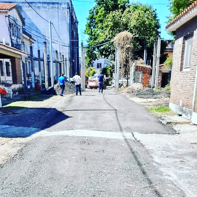 silvinafrana's tweet image. En el viejo #HospitalIturraspe la DPV finalizó los trabajos de reparación de las calles internas para el ingreso de ambulancias.

Y en el #HospitalModular de Granadero Baigorria finalizaron con la colocación del primer panel modular.

Mirá estas otras 👇

santafe.gob.ar/noticias/notic…