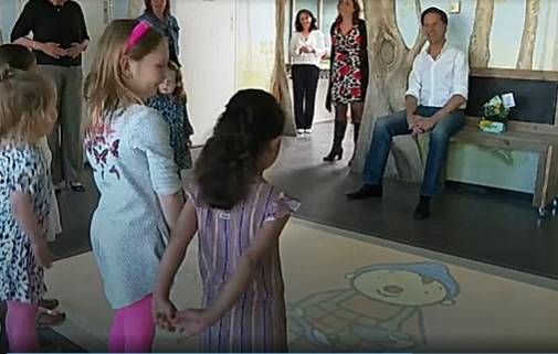 PPINK_nl's tweet photo. 'HEEL NEDERLAND STAAT ACHTER JULLIE'
Minister-President Rutte en staatssecretaris Van Ark bezochten vrijdag twee locaties van @SkippyPePijn in Pijnacker. https://t.co/H7IVihNdyv
#voordeheldenindekinderopvang
#pedagogischprofessionals #kinderopvang #ppink https://t.co/oNQkULNgTO