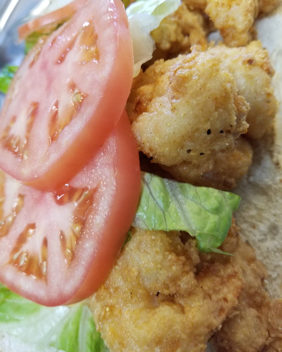 kcsunshinegrill's tweet photo. KCs Shrimp Po Boy #chefkc #sportysonthebeach #northredingtonbeach #Wings #BBQ #friedgreentomatoes #bestsandwiches #IGRILLWHILEYOUCHILL #HomefreshCatering #bitesquad #ubereats #gashouse #Wraps #KCSunshineGrill https://t.co/AK5T9jHL0s