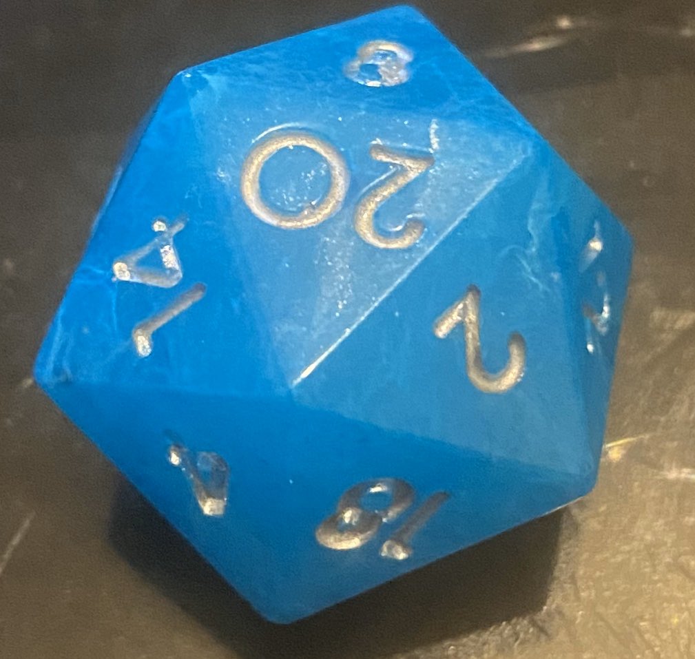 WiddopgemsC's tweet photo. Managed to make my first #dnd dice 🥳 #resin #dnd #dice https://t.co/YEiIPXO4ya
