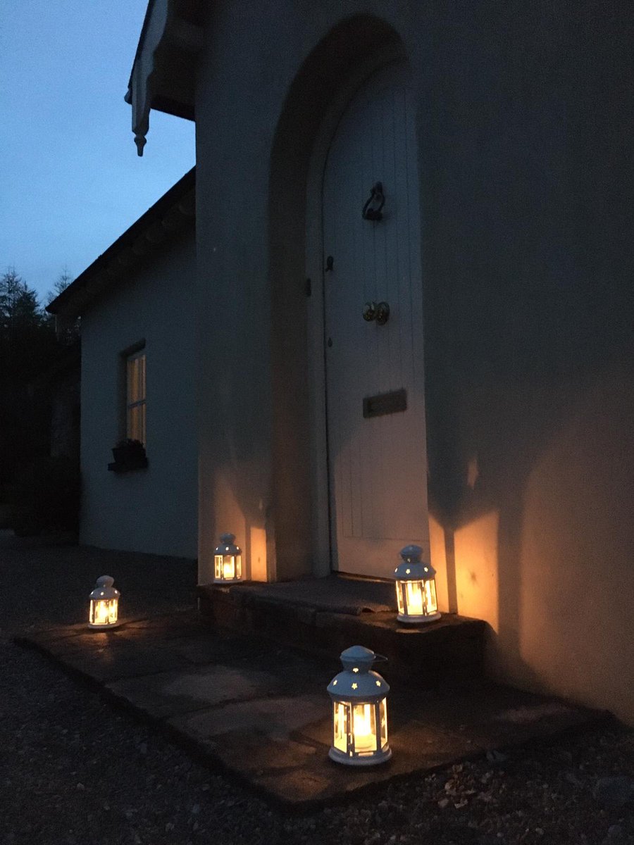 We are shining our light for the 100s of Defence Forces Medics, soldiers, nurses, doctors, ships, truck drivers and pilots who are mobilised & mobilising to fight #COVID19.  #ShineYourLight #StrengthenTheNation #HopeFromHome #Covid_19ireland