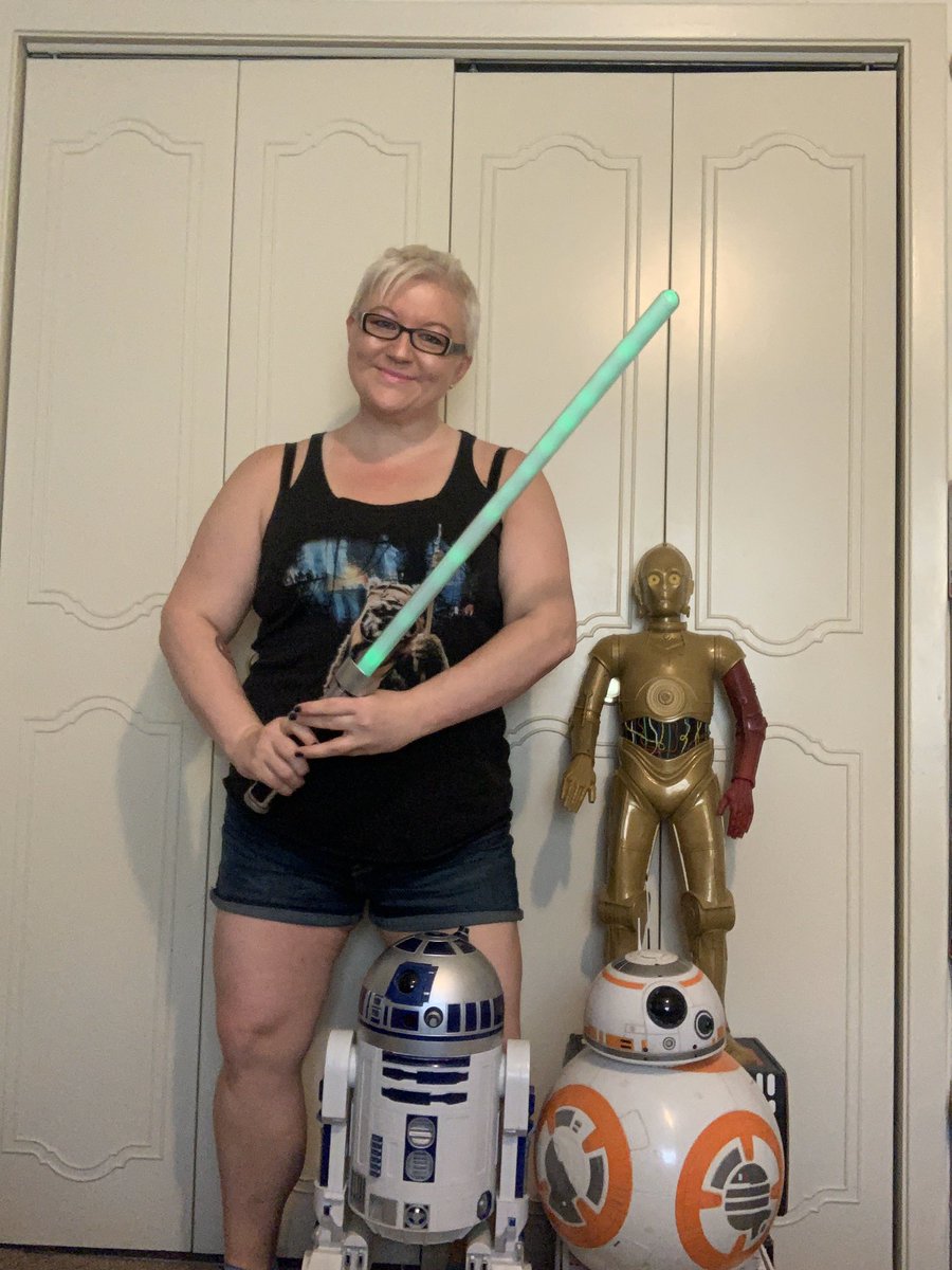 CastagnaTiffany's tweet photo. Happy Saturday! May the Force be with you! ☺️ #StarWars https://t.co/DjCFYbn1Zk