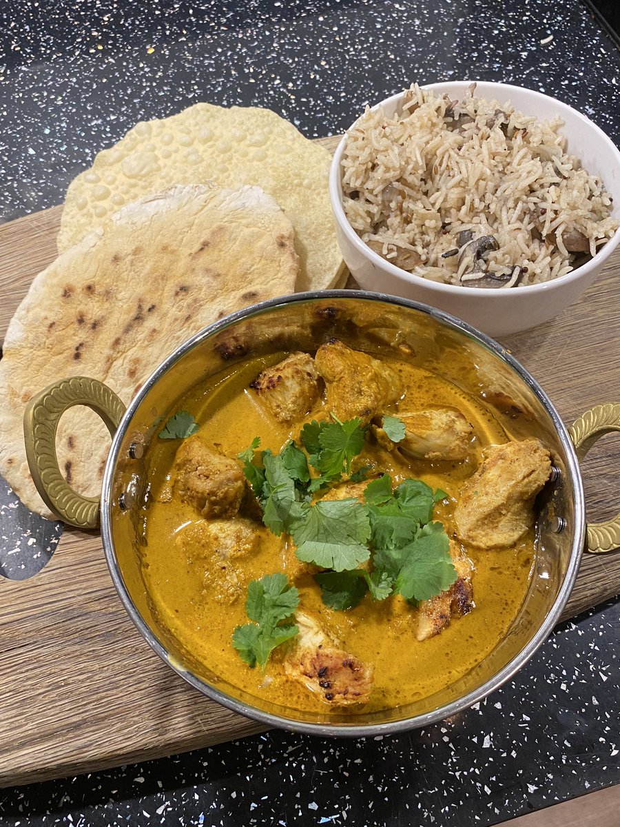 Chicken Tikka Masala with a classic Naan