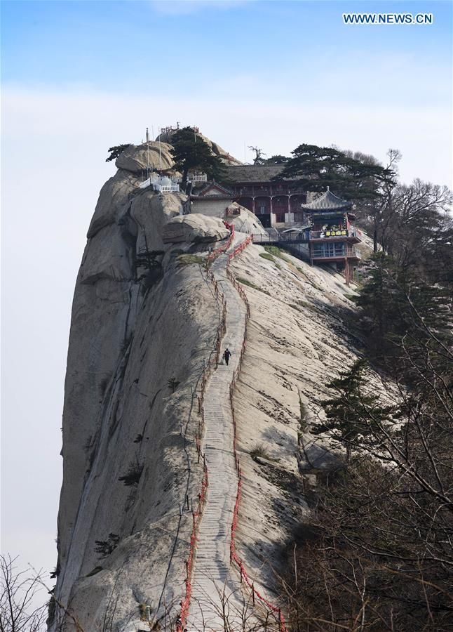 globaltimesnews's tweet image. Aerial photos show a view of Mount #Huashan in Huayin, northwest #China's Shaanxi Province. Mount Huashan will resume opening from April 11, with a daily limit of 6,000 visitors. bit.ly/3emNBSi