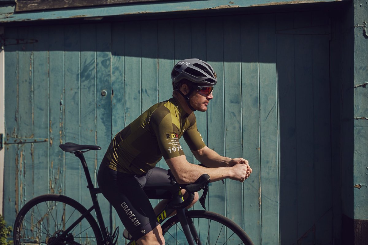 RobPassmore1's tweet photo. Just before lockdown I shot the latest kit drop from @chapeaucycling 
Great laugh with the usual suspects #SS20 #roadcycling #cyclingclothing https://t.co/FwndHO2I8m