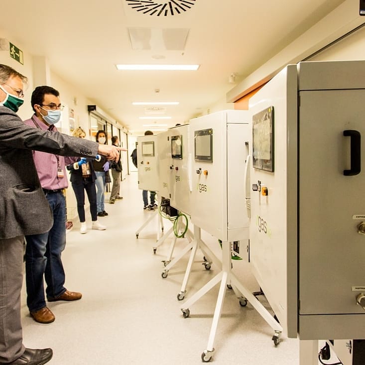 Mutua_Terrassa's tweet photo. Una empresa vallesana ha donat cinc respiradors a @UCIMutua de l'Hospital Universitari MútuaTerrassa. Estan desenvolupats per la companyia @GasNitrogen2 de #Sentmenat, homologats per l'Agència Espanyola del Medicament i Productes Sanitaris
#JoActuo #EnsEnSortirem #joemcorono https://t.co/xWTd2g8Puy