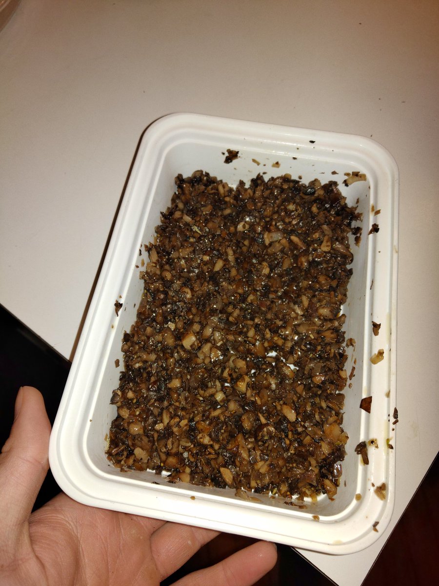 OooooooooooWooooahhhhhMy duxell-aM-m-m-myyyyAyAyAYAYWOOOM-m-my duxell-a!Now off to the fridge with you!Uncovered, so it continues to dry out and lose moisture