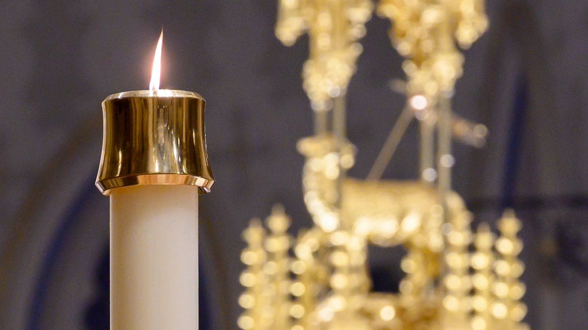 Before tonight’s Paschal Vigil Mass, which can be streamed through faith.nd.edu at 9 PM Eastern, we pray with the Glee Club, exclaiming “What wondrous love is this, O my soul!” as we await the Resurrection of our Lord: go.nd.edu/5a811c.