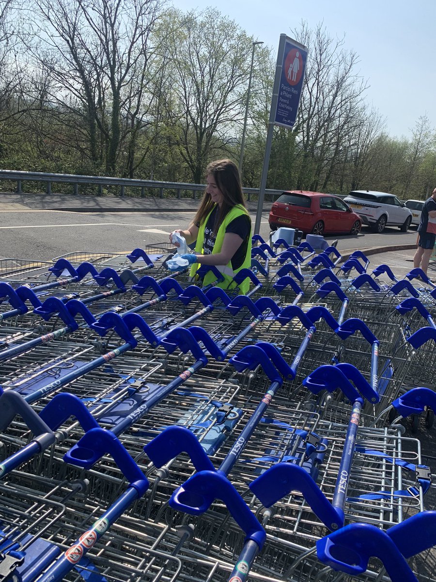 Thankyou to Our team members <a href="/TescoAmmanford/">Tesco Ammanford</a> keeping our trollies and baskets clean for our customers to use #SafetyFirst #CustomerService #togetherwecandothis