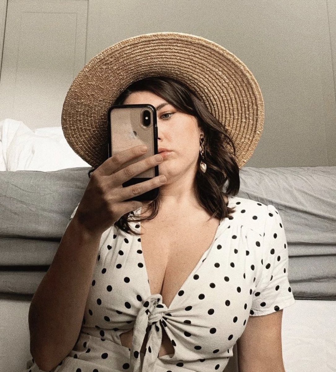 socialite_ca's tweet photo. bored in the house and i’m  the house bored... but looking cute 🤍🙈✨ keep sharing your #socialiteclothing quarantine looks with us... whether you are dressing up or feeling cozy we LOVE IT ALL ! 👏🏻 https://t.co/i5RtwosM9V