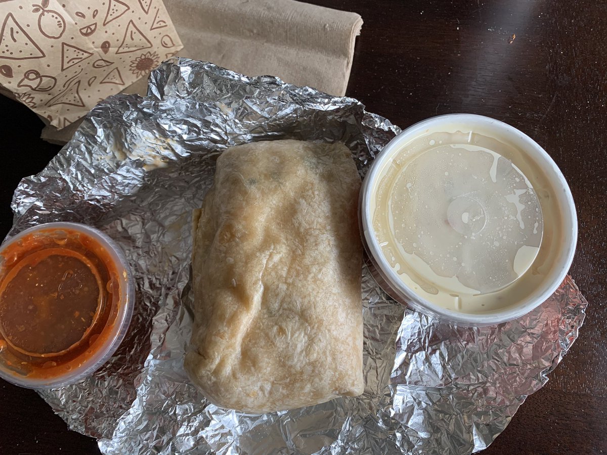 carterashleyd's tweet photo. @ChipotleTweets guess it’s half size full price burrito day 🤦🏻‍♀️ https://t.co/Kjf7OEhlAE