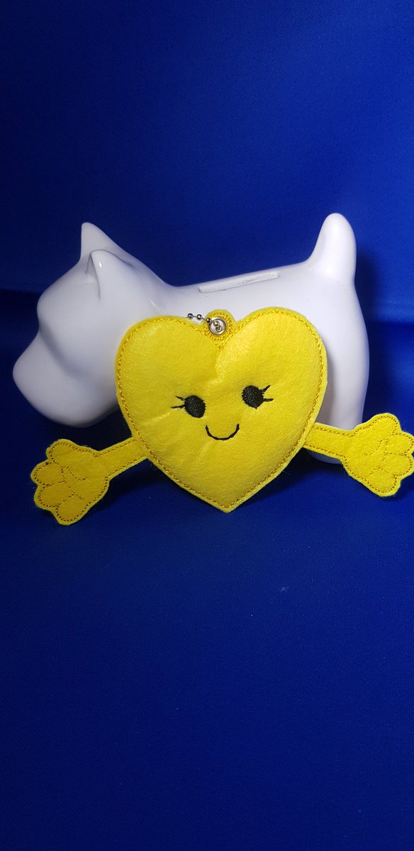 BigglesworthGi1's tweet image. We can fit a short message on the back of our Hugs, many colours available.  etsy.com/uk/shop/biggle…
#postalgift #gift #embroidery #SaturdayMotivation #SmallBusiness #StayAtHome