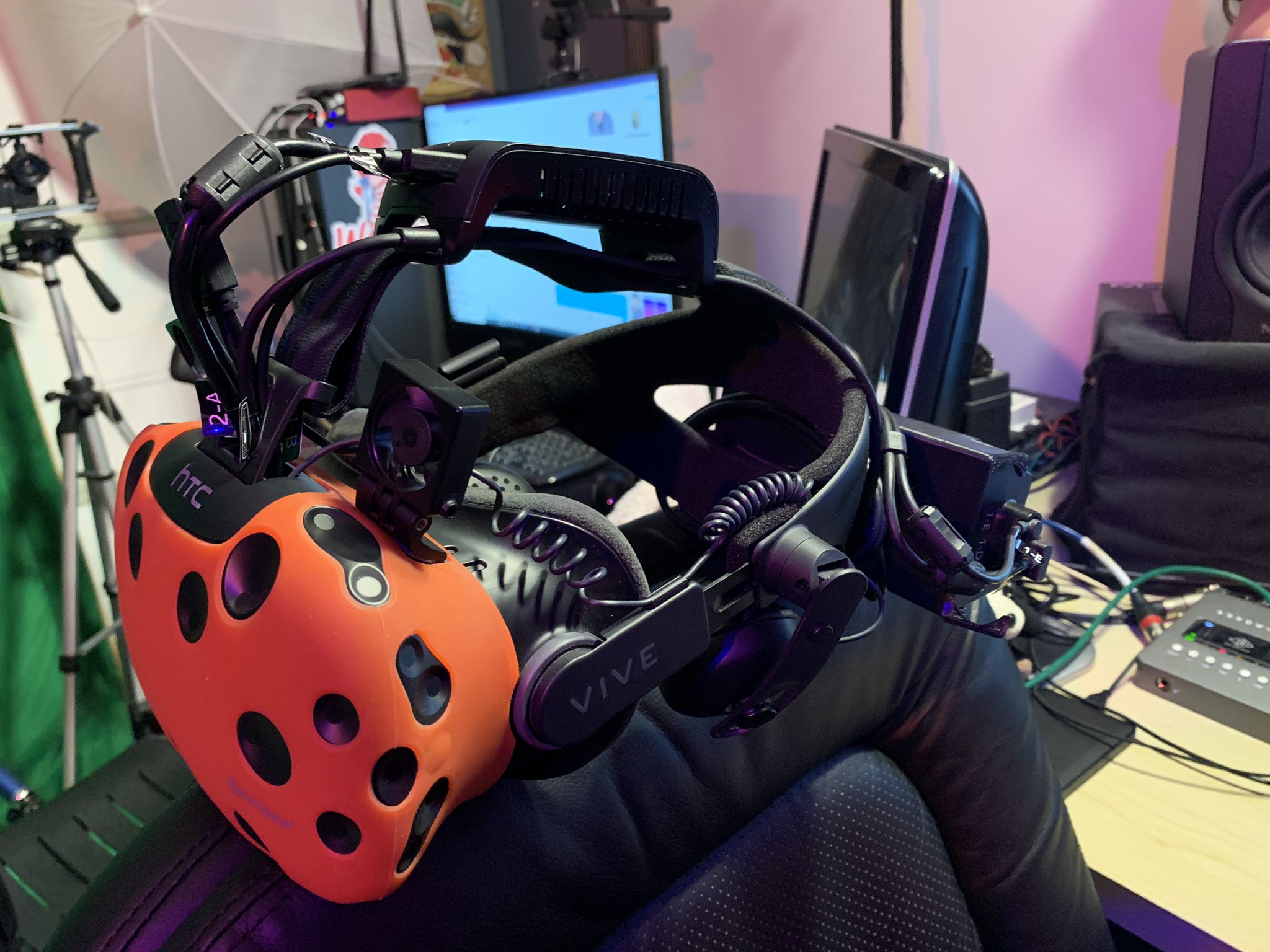 EddieVR on Twitter "I've been using the Vive Pro lately. I wanted to