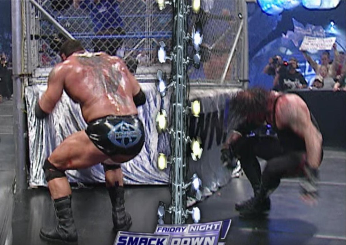 Photo finish! We’re going to VAR!Video review says..... ITS A DRAW*!  #SmackDown   5/11/07