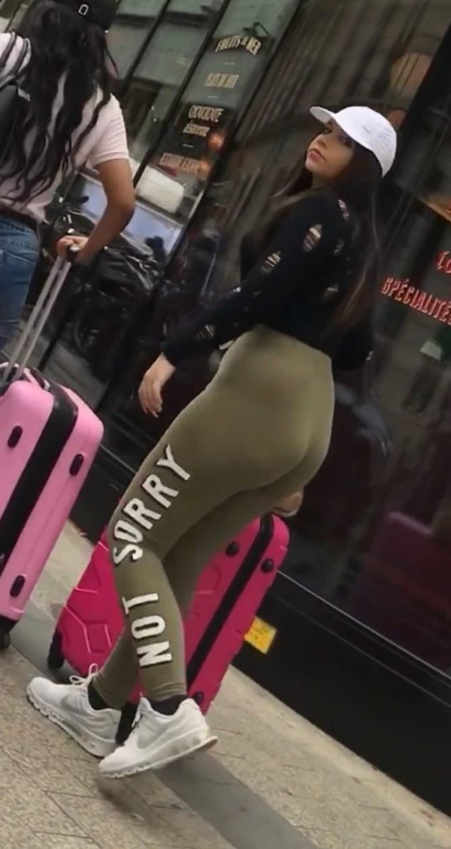 bisexuallifePR's tweet photo. ¡ Diosa ! #PRSEX #BootyGod https://t.co/Kmi6qHjHpn