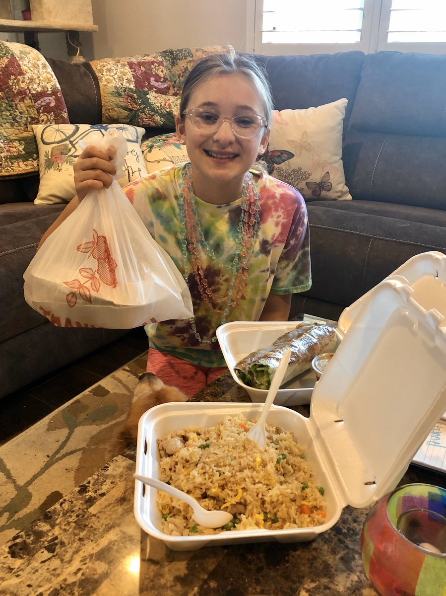 VeryMaryY's tweet photo. Thank you @vComSolutions ! My employer #vcomsolutions is so amazing! They gave every employee a $25 gift card to be used to support local businesses during this trying time. #phoabc is our favorite family owned restaurant! π https://t.co/EjKOmQVq35