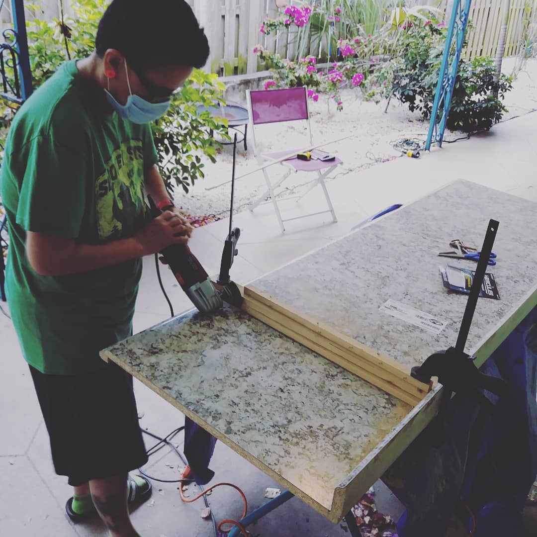 eatsleeprvrpt's tweet photo. Happening Now!
Cutting the kitchen counter. Next up the hole for the sink.
#rvlife #jaycorv #rvrenovation #rvremodel #rvprojects #kitchenrenovation #countertops
#minimize #tinyliving #tinyhouseonwheels #glamper https://t.co/kOLjav5XT5