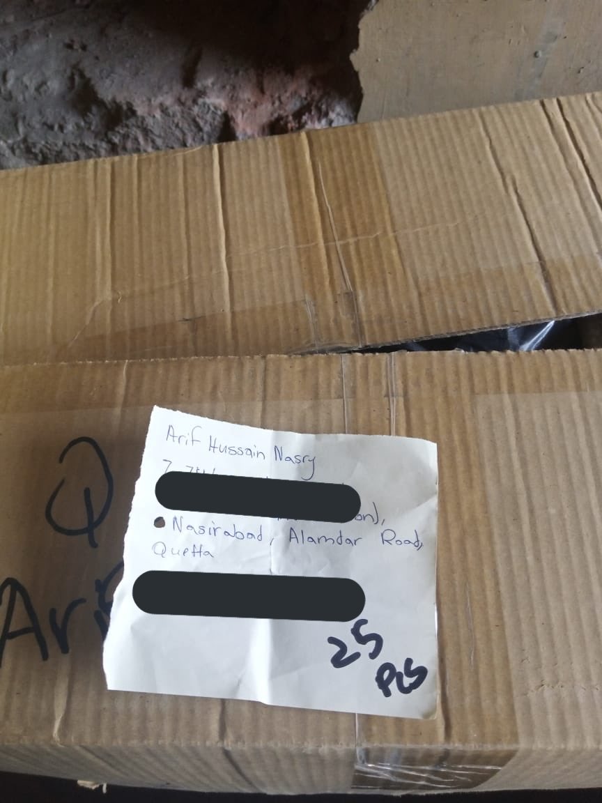 SavethedoctorsP's tweet photo. 👨‍⚕️ 😇 On 11th April 2020 we dispatched 25 PPE sets to #Quetta and another set to #Pakpattan Mr Arif Hussain &amp; Ms Saima will receive the courier in coming day to distribute at various hospitals/Doctors #PPEforDoctors  #CoronaVirusPakistan #PPESupportextendedby #AzaadPakistan https://t.co/krXWI1vwsM