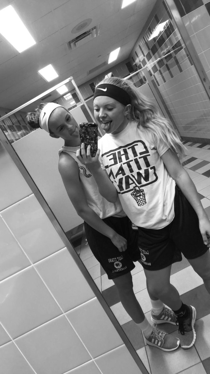 macifoster_'s tweet photo. happy 18th to my cuz &amp; bestie all in one🥳 Sanch is finally legal🔞! not sure what I’d do w/o ya💛 love u!               ps. once quarantine is over I’m coming to live at your house again😁 https://t.co/4wKuB8CVFR