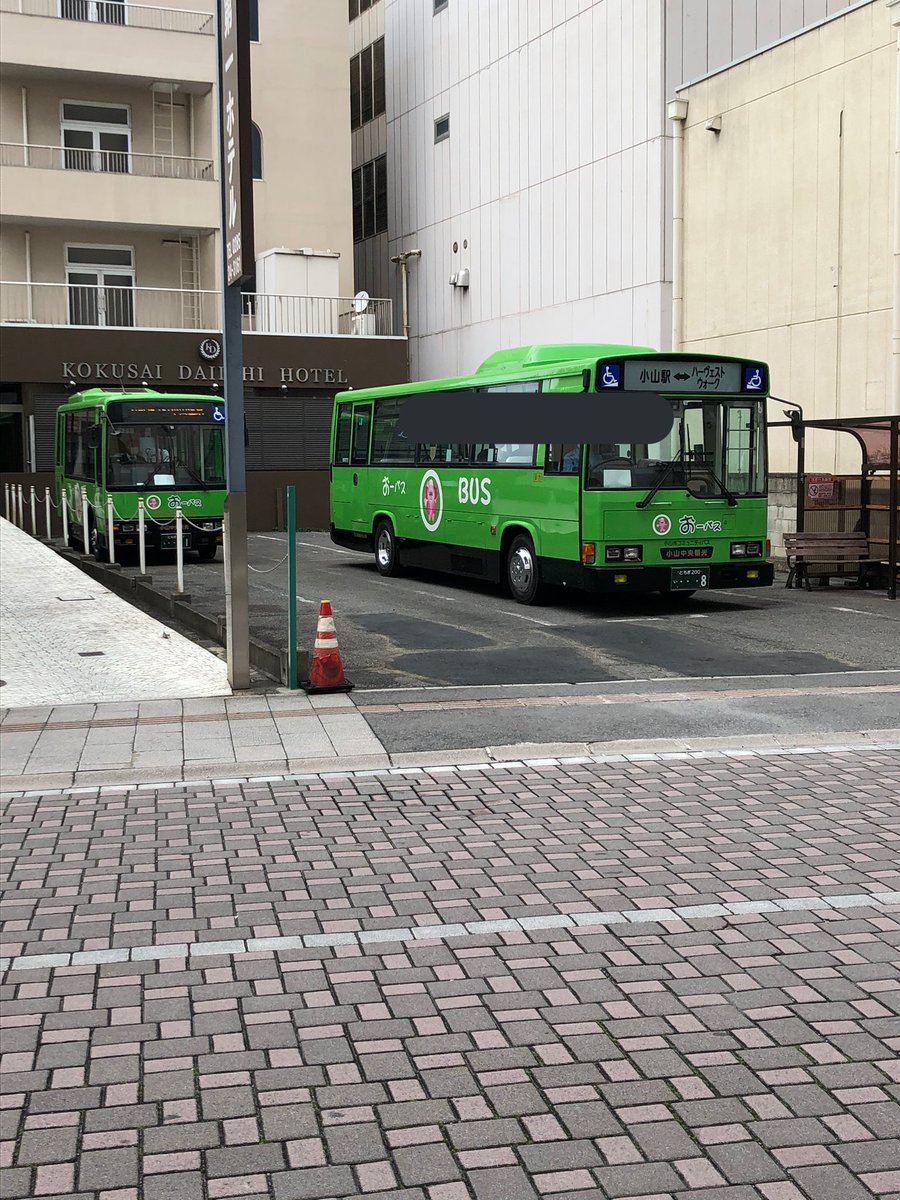 さるびぃ おーバスハーヴェストウォーク線の乗り場 小山駅前には入らない様子 実車でもバック入庫してからの後者扱い 先に12 00でリエッセ発車したから多客ダイヤだと3台使用ぽい