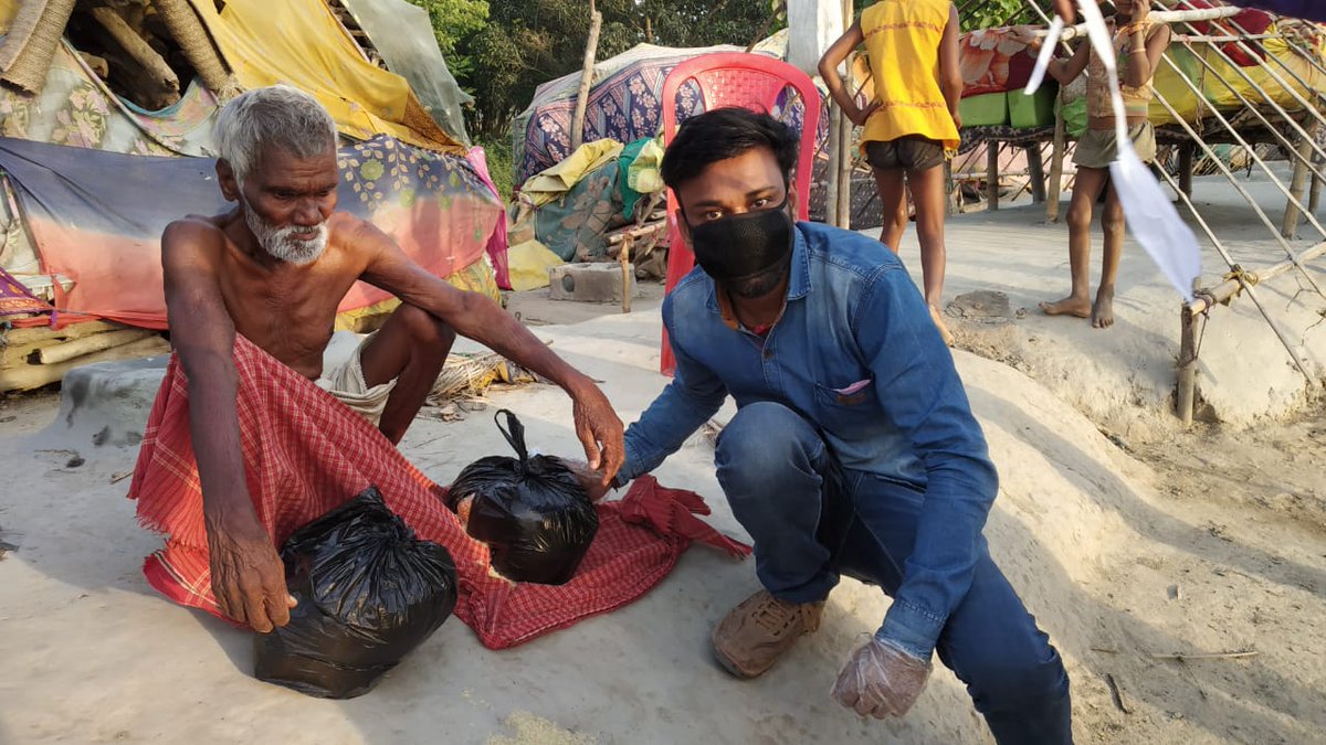 HappyHorizons's tweet photo. Our team in #Saharsa is involved in providing the relief materials to beneficiaries from marginalised communities, daily wage workers impacted by lockdown. 
Thank you donors for your support. 

#BiharFightsCorona #lockdown #covid19 https://t.co/YKDws37SpP