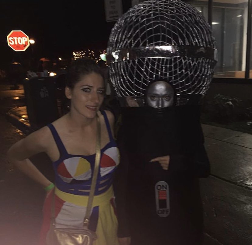 mapleleaves's tweet photo. @sethdanie1 @kirstiealley @katyperry on Halloween and I was dressed as super bowl Katy she was mic drop. https://t.co/kQOb1z5BwB