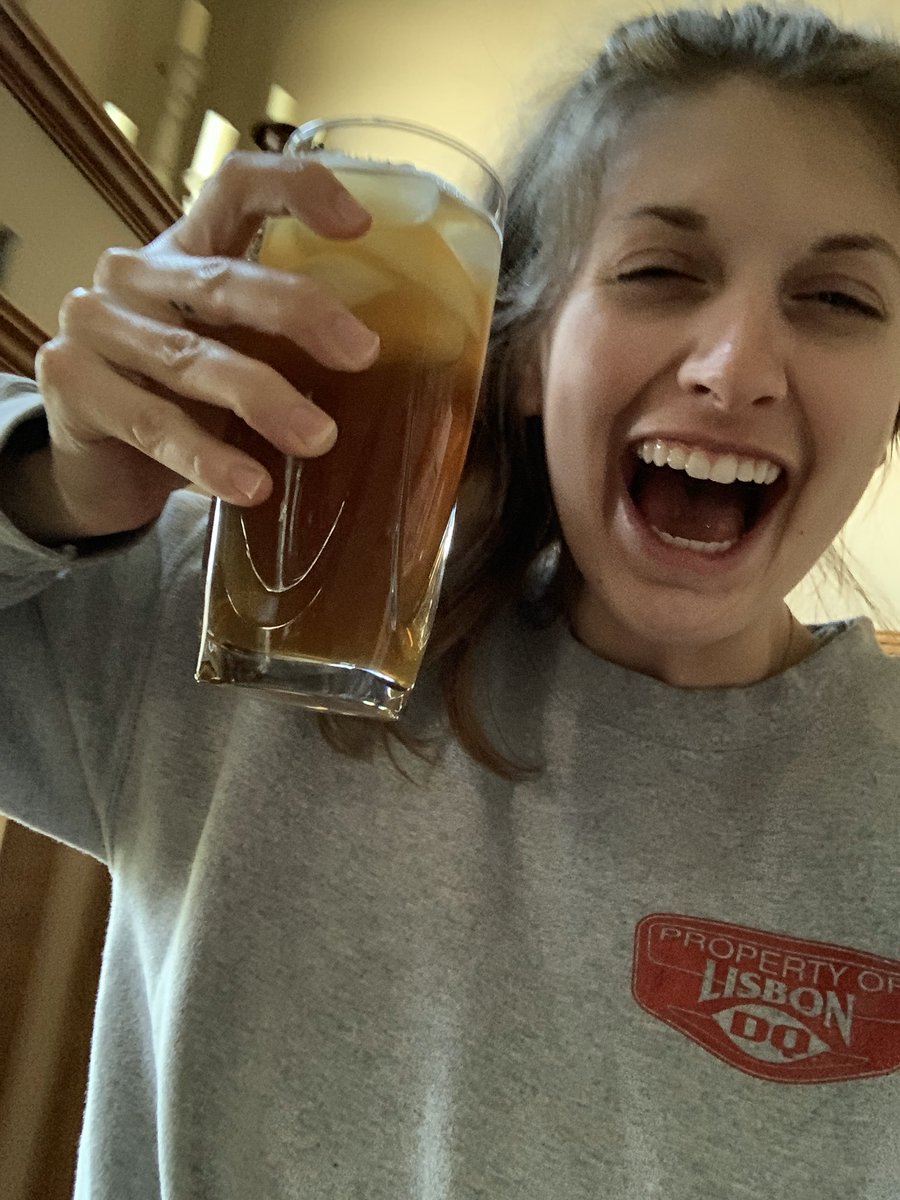 chow__town's tweet photo. Ohio has the best governor, thank you @GovMikeDeWine for making Long Island ice teas and mofo burgers from Rays Place (Kent Ohio) possible during this time. https://t.co/RUaRxNC8Fd