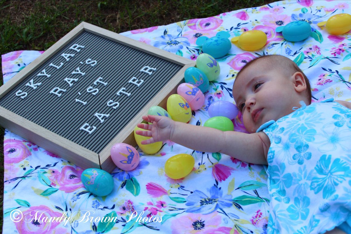 MandyBrown1720's tweet photo. Little girls first Easter!! #skylarray #firsteaster https://t.co/ZUAPX6cxTW