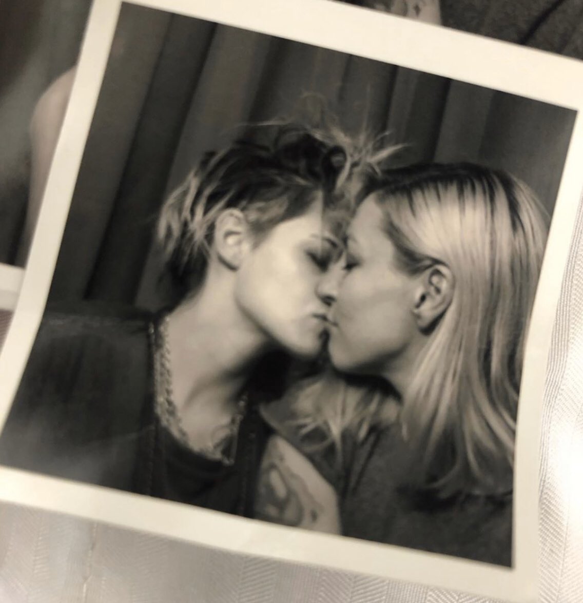 Kristen Stewart\s girlfriend wishes her a happy 30th birthday! 