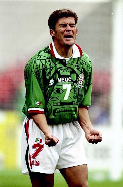 worldcupmemor's tweet photo. ✔️Round of 16 (6/8)

YUG. v 🇲🇽 

📸@GettyImages https://t.co/hwH9b0bKYS