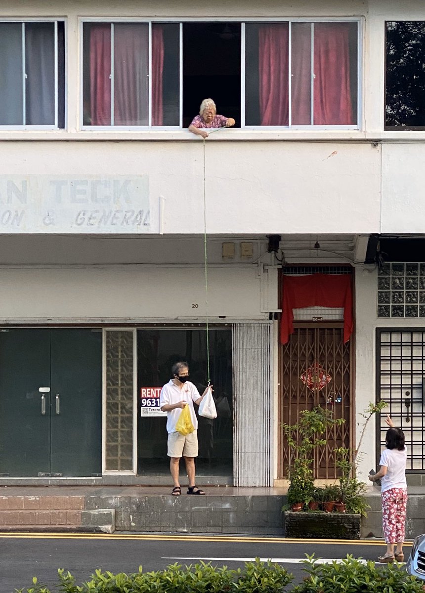 dr_yyng's tweet photo. Well, hereโs a good example of people keeping seniors safe, #SingaporeStyle! Is it @SGAG_SG worthy? ๐คฃ #covid19 #SGUnited #rapunzelstyle #eldercare https://t.co/YZygDXpepM