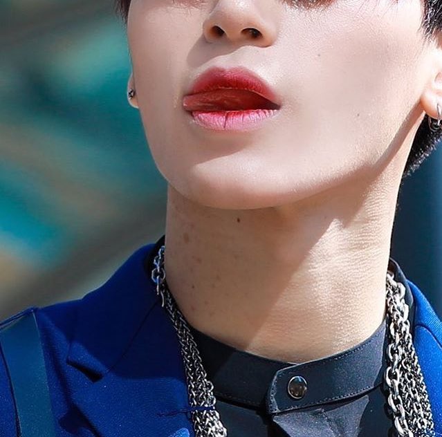 san’s neck freckles ; a thread