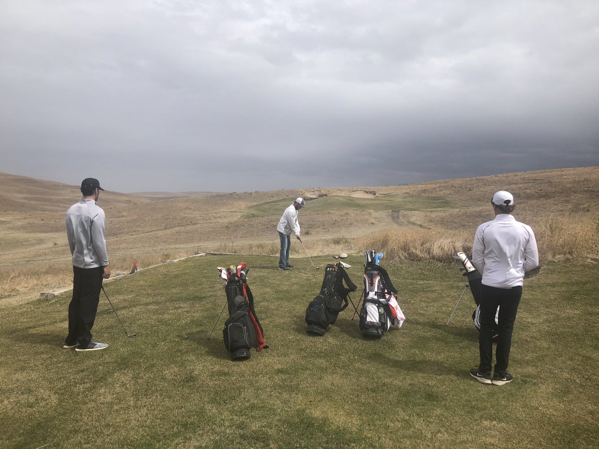 JarodSpurlin's tweet photo. Had a great time playing 18 with the boys at Pelican Beach Golf Course in Hyannis Nebraska, super underrated local course with awesome tee shots and small, subtle greens that are a lot of fun! @6Kylelake @bobcats_huddle @KdPhilly13 https://t.co/yQHqAA9Bx0