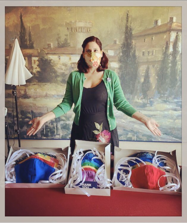 RoxyroxyroxMega's tweet photo. Today my sister, Desiree and I are giving 24 FaceMasks to the hospital at UCSF. We hope this helps!
#madeincalifornia #facemask #sewingtogether #sewingworkroom #designerfacemask #fashionablefacemask #fashionfacemask #shopsmall #millionmaskchallenge #millionmaskmayday https://t.co/MP8ANV3ky8
