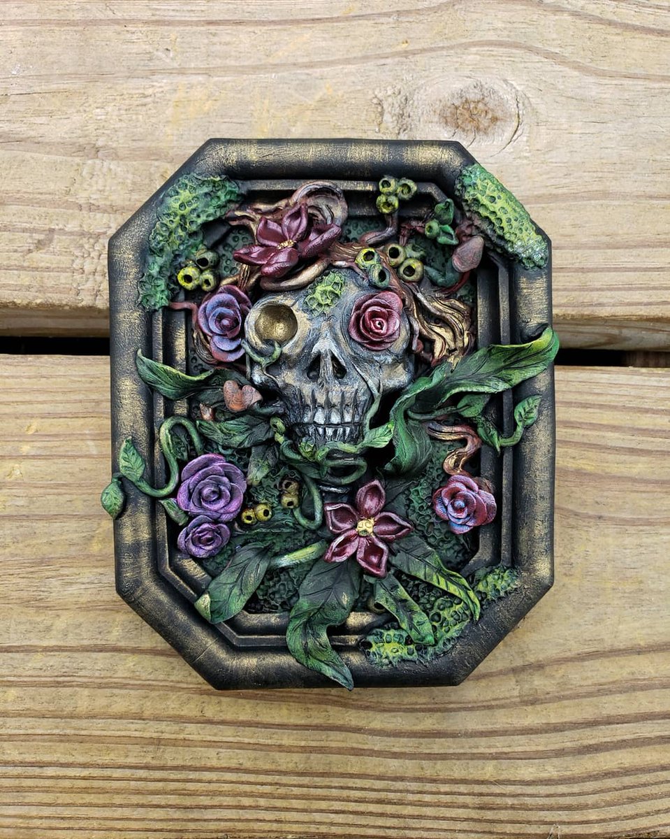 CBauerArt's tweet photo. Just finished! This little framed babe measures approx. 5.75"x4.5"

Available to purchase, DM me if you'd like to snag it before I add it to my Etsy ❤
#skullart #sculpey #clay #artist #artistsontwitter https://t.co/cKIGmV6eng