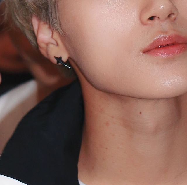 san’s neck freckles ; a thread