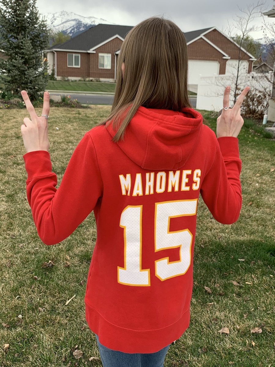 amberconlin's tweet photo. Wearing her fav number 15 @PatrickMahomes on the day she turns 15!  #HappyBirthday Emily! https://t.co/znaPiAx5wF