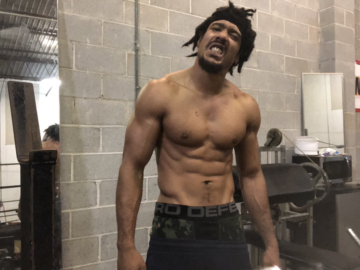 ARealFoxx's tweet photo. #DOJODaZE #The4 🤮 #BiGFOX #DRIPSPLASH #ROCKETFOX🚀 https://t.co/NtedTqCSKV