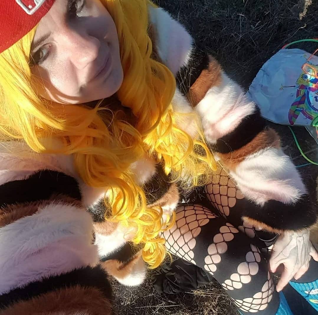 xCandyxLoox's tweet photo. Your money would look better on me and my crazy outfit ideas.

~ findom | femdom | Dominatrix | moneyslave | goth | brattydom | finsub | cuck | findombrat | gothdomme | gothfindom | punkdomme | altfindom | altdomme |  paypig | canadafindom | canadafindomme | canadianfindom ~ https://t.co/Dly9adkQSK