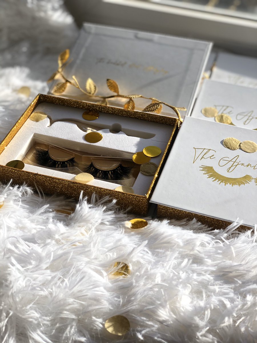 ajvnii's tweet photo. HEY TWITTER! I specialize in HIGH QUALITY, CRUELTY-FREE LASHES! Every pair also comes with A FREE APPLICATOR and they're only $15-$20.

Please retweet, my next customer might be on your TL ❤️ https://t.co/NcMwfwksXv