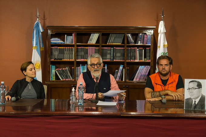 El gobernador Alberto Rodríguez Saá, junto al Comité de Crisis, durante el reporte diario del sábado 11 de abril.